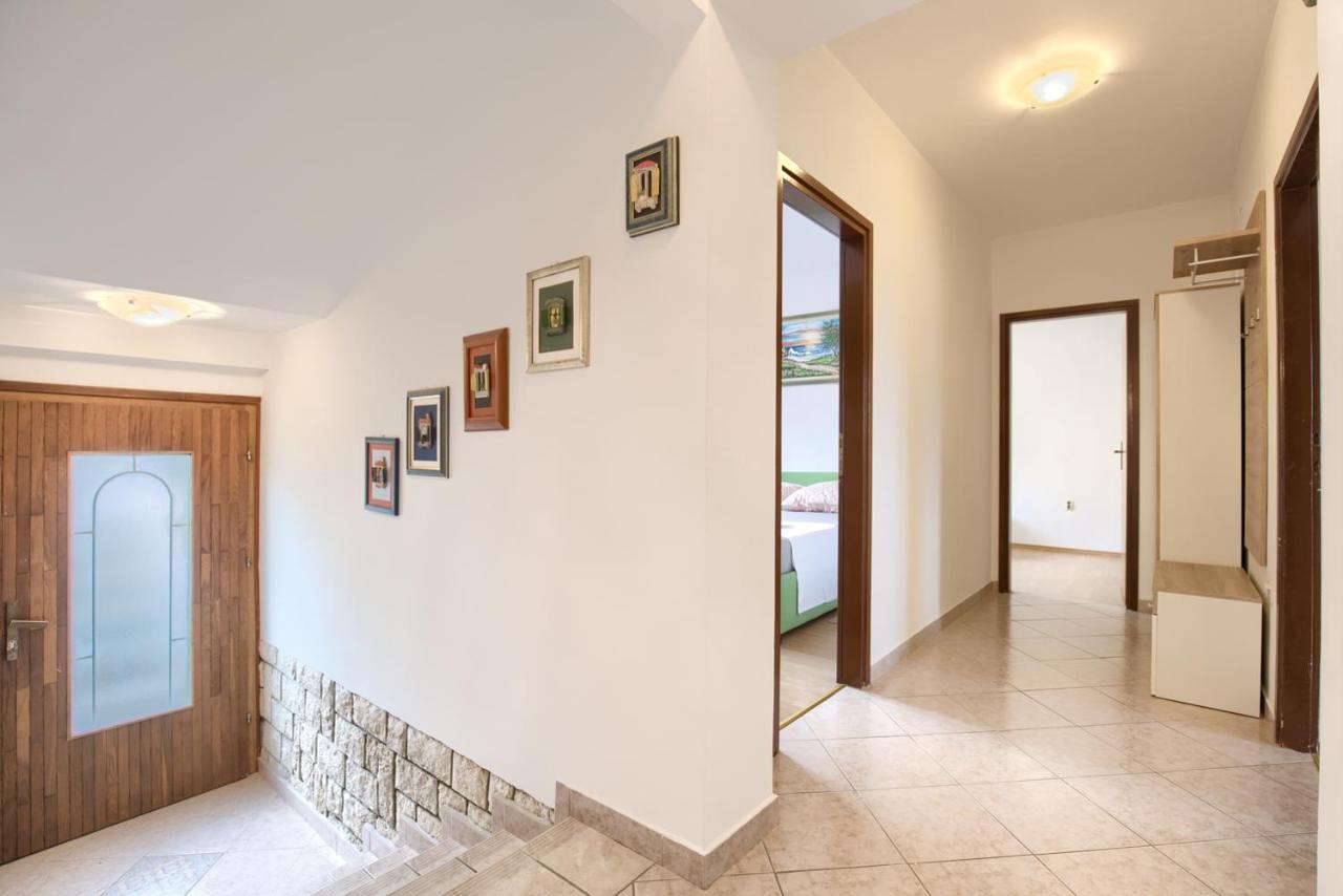 Apartman Andi Apartment พูลา ภายนอก รูปภาพ