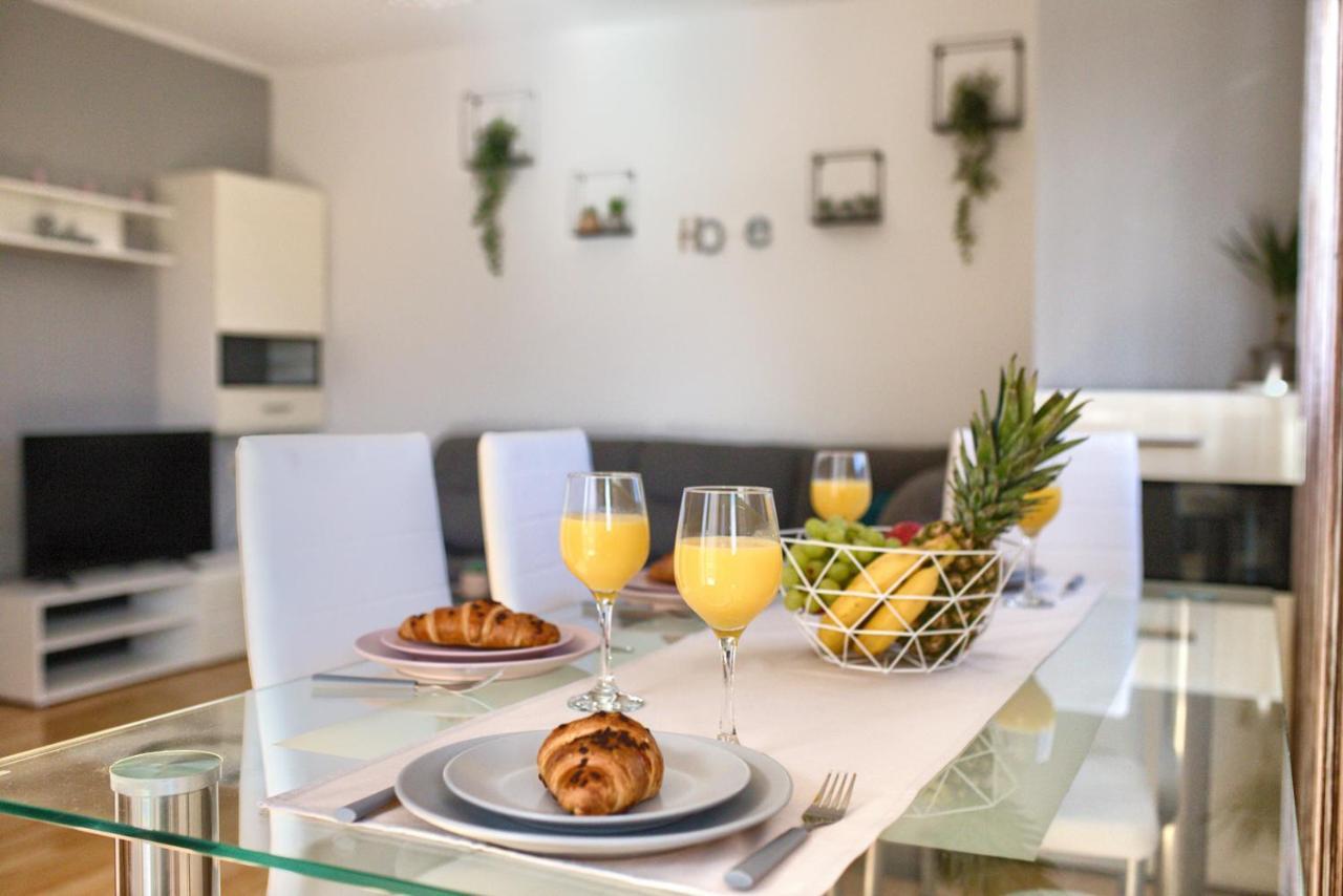 Apartman Andi Apartment พูลา ภายนอก รูปภาพ