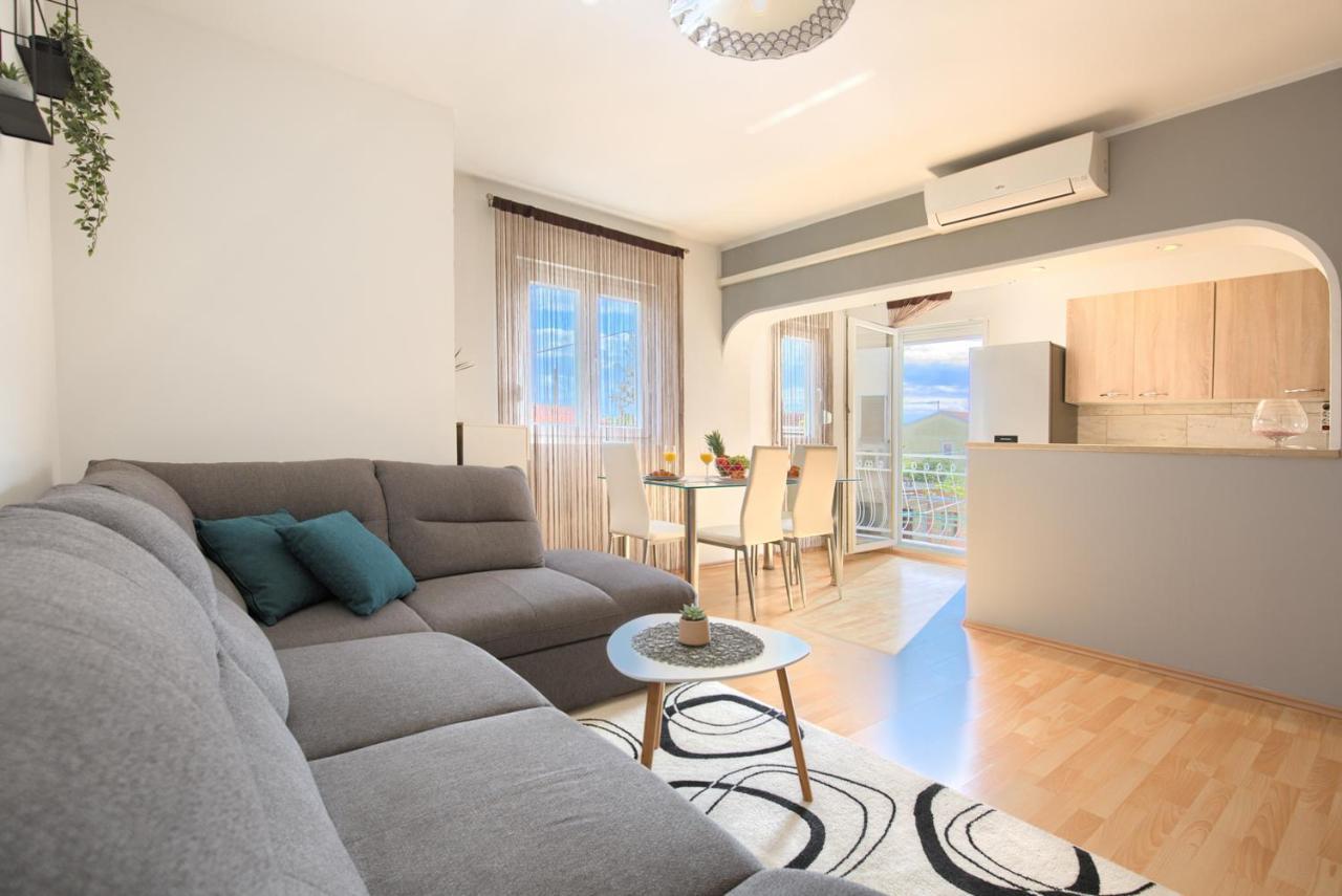 Apartman Andi Apartment พูลา ภายนอก รูปภาพ