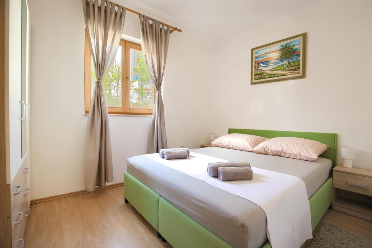 Apartman Andi Apartment พูลา ภายนอก รูปภาพ